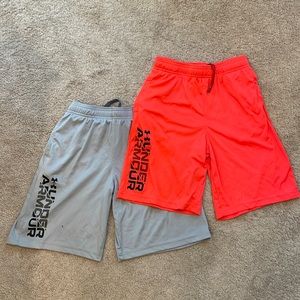 Under Armour boys youth large shorts